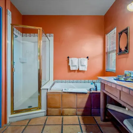 Vaquero Shared Hot Tub And Breakfast Included