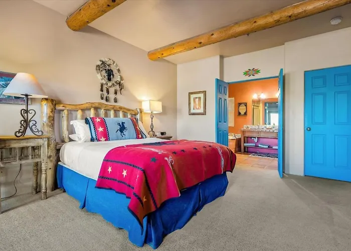 Vaquero Shared Hot Tub And Breakfast Included Hotel